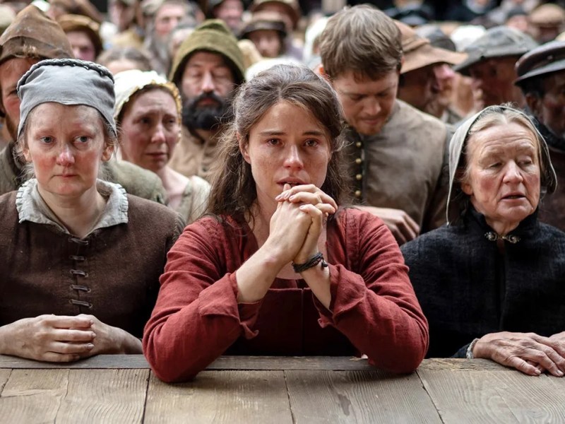 LISTĂ 5 Cărți de luat pe-o insulă pustie alese de Jessie Buckley, protagonista din&nbsp;“Hamnet”