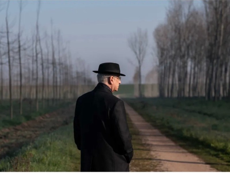 CRONICĂ DE FILM “Grațierea” (2025), Paolo Sorrentino. “Ale cui sunt zilele&nbsp;noastre”?